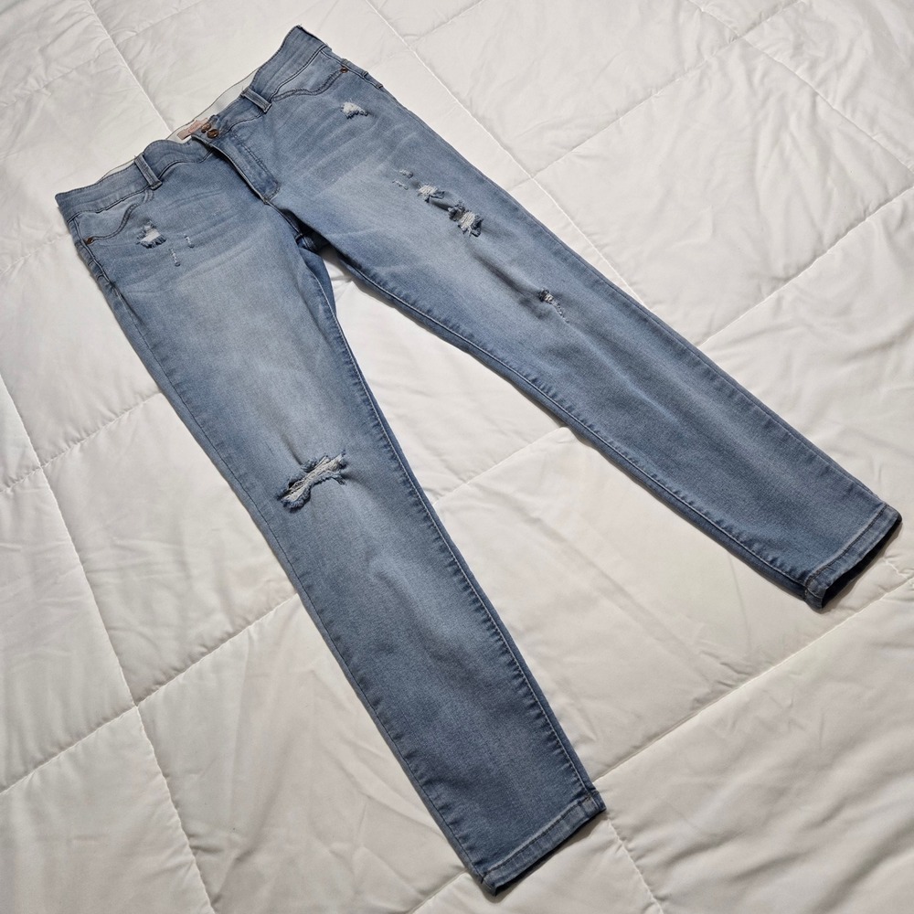 Candies Womens Skinny Jeans Light Wash Distressed Ripped Denim Size 13 26 Inseam